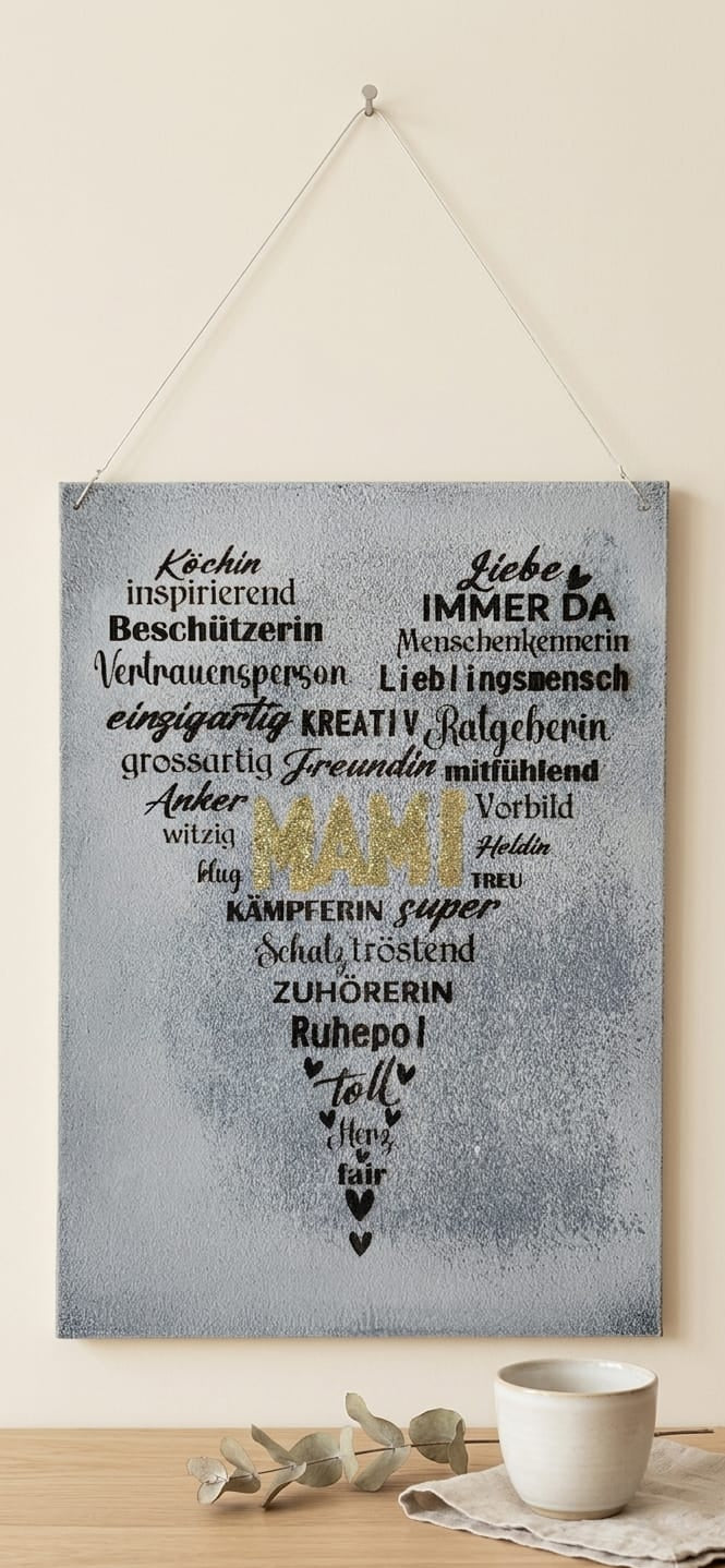Personalisiertes Wandschild für Mami's– Herz-Design mit dem Titel Mami und deutschen Begriffen wie 'Heldin' und 'Anker' – Ideales Muttertagsgeschenk oder Geburtstagsgeschenk.