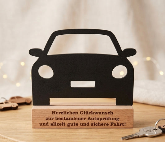 Holz-Aufsteller zur bestandenen Autoprüfung mit Gravur (15x15 cm)