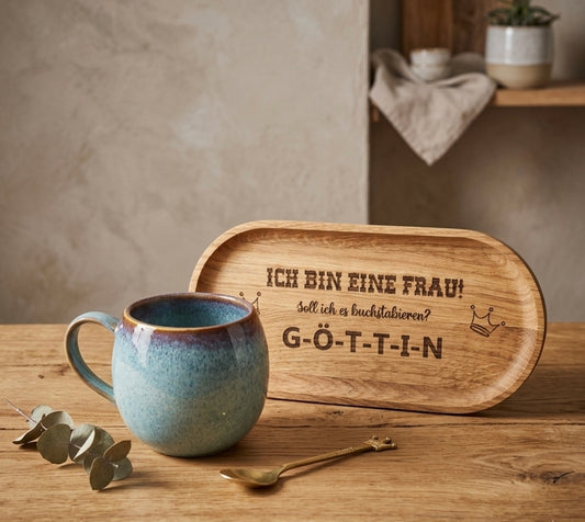 Tasse mit Holz-Unterteller, 2- teilig mit Gravur "Göttin"
